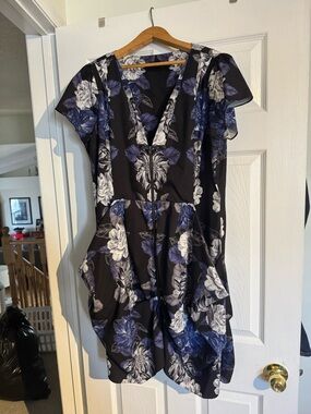 Floral V-Neck Black and Blue Short Sleeve Women's Dress